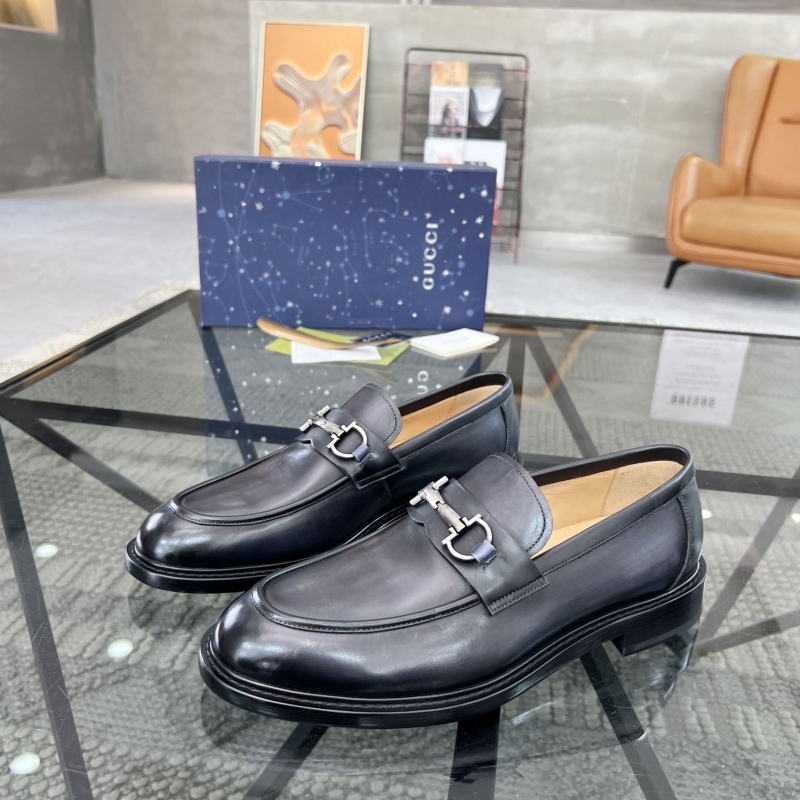 G*u*i leather shoes